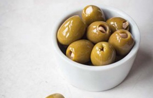 Green Olives Stuffed with Garlic - 1x2kg TRAY